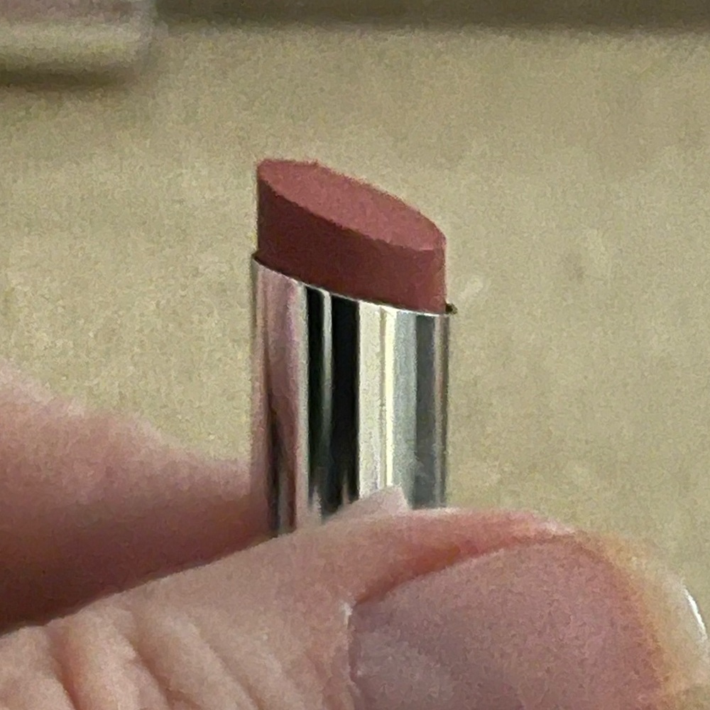 New Sue Devitt Luxury Lipstick in Samoa